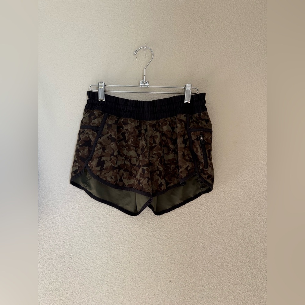 Lululemon Camoflauge Hotty Hot Shorts, Size 4